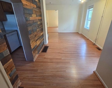 504 New Jersey Avenue - Photo Thumbnail 3