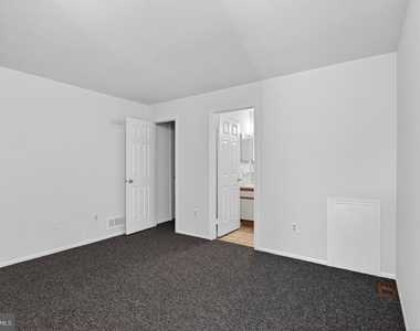 2701 Canyon Ct - Photo Thumbnail 11