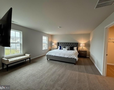 212 Daytona Road - Photo Thumbnail 7