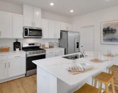 212 Daytona Road - Photo Thumbnail 2