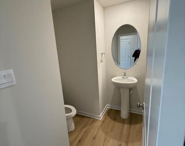 212 Daytona Road - Photo Thumbnail 5