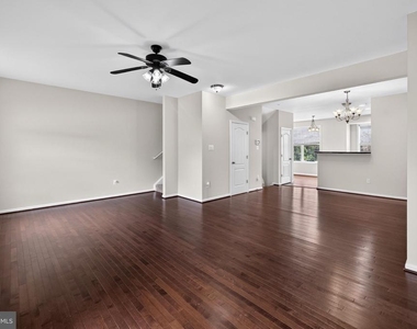 10382 Lantern Lane - Photo Thumbnail 10