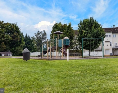 10382 Lantern Lane - Photo Thumbnail 23