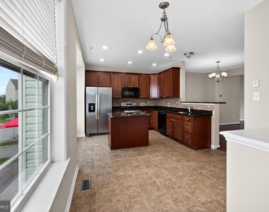 10382 Lantern Lane - Photo Thumbnail 6