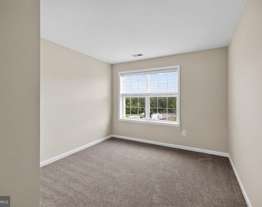 10382 Lantern Lane - Photo Thumbnail 34