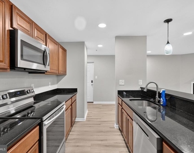 2071 Alice Avenue - Photo Thumbnail 4