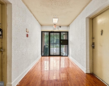 3009 Southern Avenue Se - Photo Thumbnail 4