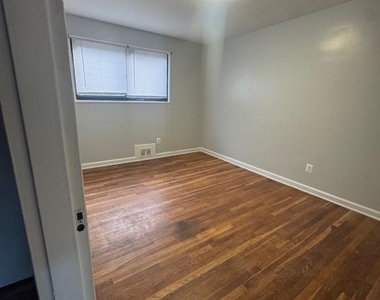 3525 Manor Wood Drive - Photo Thumbnail 9