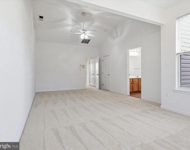 5602 Hartfield Avenue - Photo Thumbnail 10