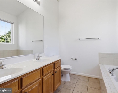 5602 Hartfield Avenue - Photo Thumbnail 11
