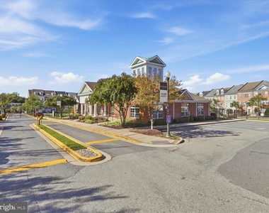 5602 Hartfield Avenue - Photo Thumbnail 20