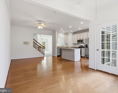 5602 Hartfield Avenue - Photo Thumbnail 7