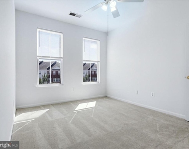 5602 Hartfield Avenue - Photo Thumbnail 14