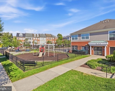 5602 Hartfield Avenue - Photo Thumbnail 21
