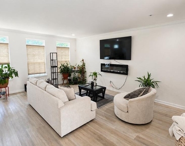 610 Chance Place - Photo Thumbnail 3