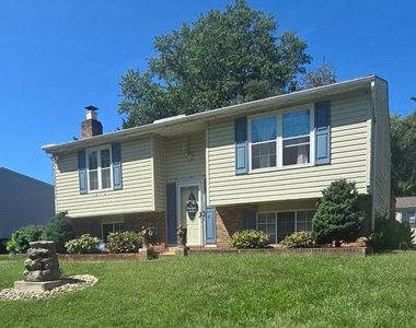 400 Beech Street - Photo Thumbnail 6