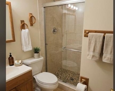 400 Beech Street - Photo Thumbnail 5