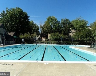 5716 Chapman Mill Drive - Photo Thumbnail 35