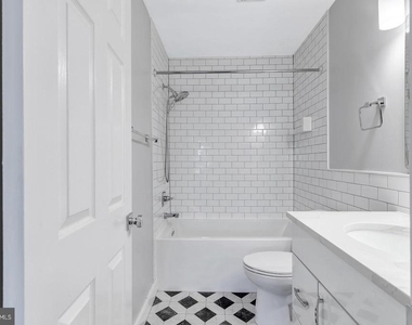 5716 Chapman Mill Drive - Photo Thumbnail 13