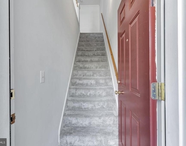 5716 Chapman Mill Drive - Photo Thumbnail 19