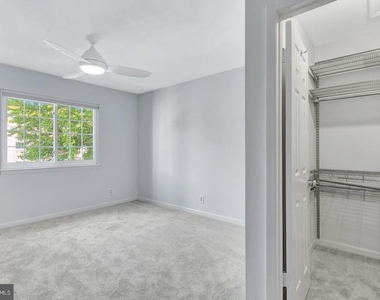 5716 Chapman Mill Drive - Photo Thumbnail 11
