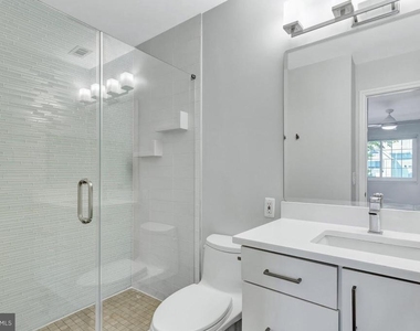 5716 Chapman Mill Drive - Photo Thumbnail 10