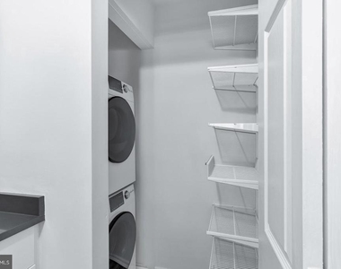 5716 Chapman Mill Drive - Photo Thumbnail 8