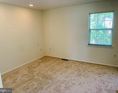 18640 Blue Violet Lane - Photo Thumbnail 11