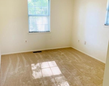 18640 Blue Violet Lane - Photo Thumbnail 13