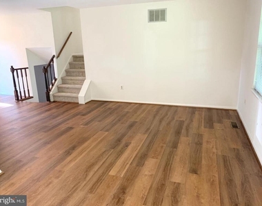 18640 Blue Violet Lane - Photo Thumbnail 4