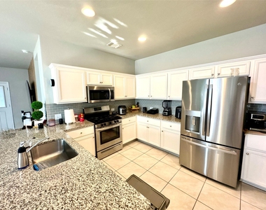 3413 Kotche St - Photo Thumbnail 5
