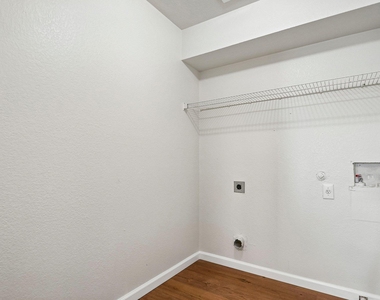 231 Altamont St - Photo Thumbnail 19