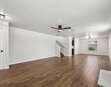 231 Altamont St - Photo Thumbnail 9