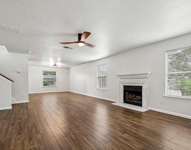 231 Altamont St - Photo Thumbnail 8
