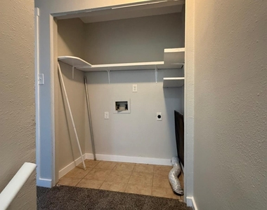 404 West St - Photo Thumbnail 9