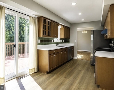 15025 Timberlake Drive - Photo Thumbnail 14