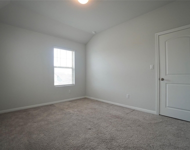 2513 Danbury Ln - Photo Thumbnail 26