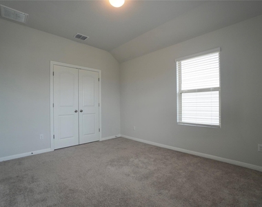 2513 Danbury Ln - Photo Thumbnail 25
