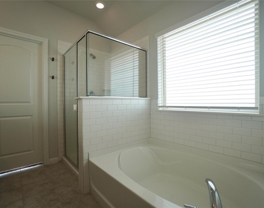 2513 Danbury Ln - Photo Thumbnail 22