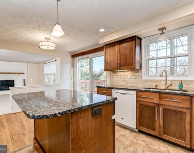 1209 Crockett Lane - Photo Thumbnail 26