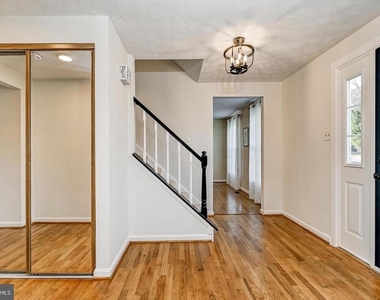 1209 Crockett Lane - Photo Thumbnail 14