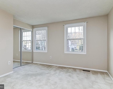 1209 Crockett Lane - Photo Thumbnail 48