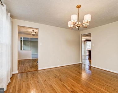 1209 Crockett Lane - Photo Thumbnail 16