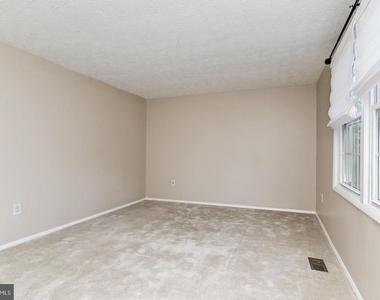 1209 Crockett Lane - Photo Thumbnail 43