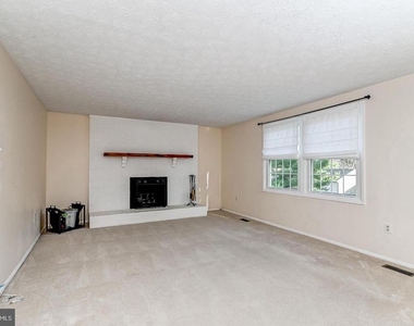 1209 Crockett Lane - Photo Thumbnail 29