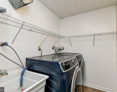 1209 Crockett Lane - Photo Thumbnail 34