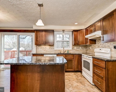 1209 Crockett Lane - Photo Thumbnail 19
