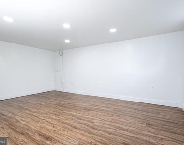 12007 Livingston Street - Photo Thumbnail 5