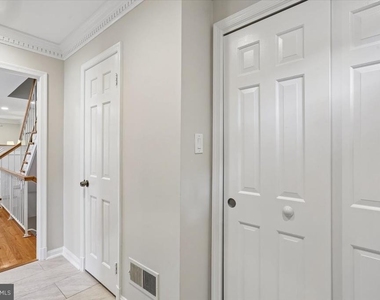 10931 Wickshire Way - Photo Thumbnail 5
