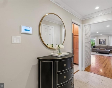 10931 Wickshire Way - Photo Thumbnail 4